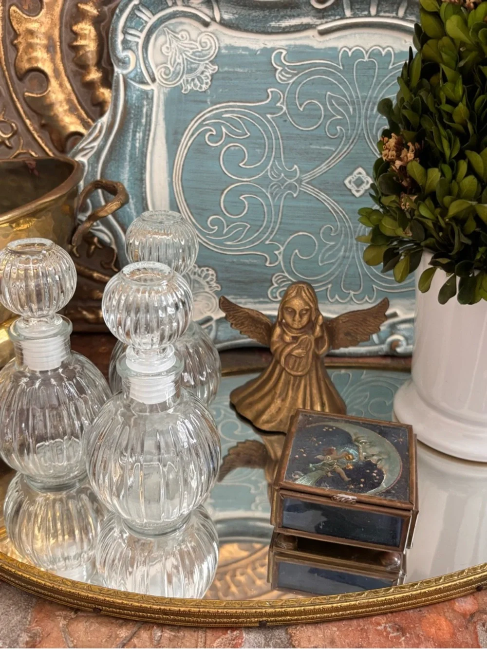 Vintage Celestial Themed Handcrafted Via Vermont Glass and Brass Trinket Box - Picture 11 of 11